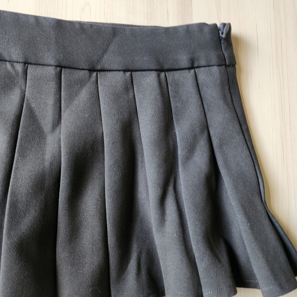 With Jean Jade Y2K Dark Brown Pleated Mini Skirt Size XS - Picture 10 of 13